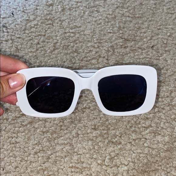 Accessories - square shaped sunnies